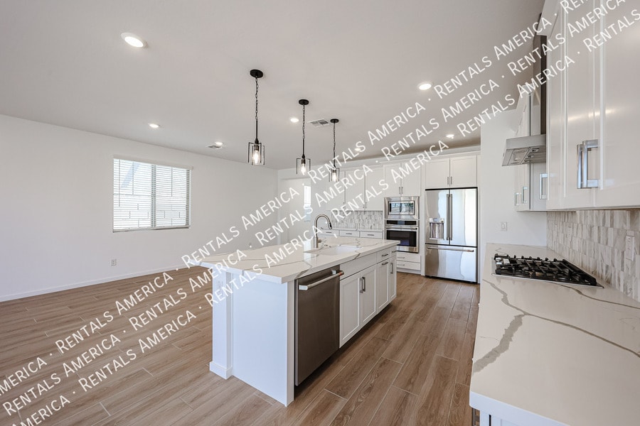 Building Photo - 2484 W Rowel Rd