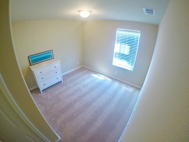 Building Photo - 572 Portola Street