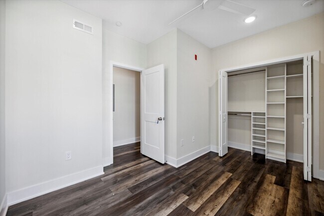 Building Photo - 1804 W Berks St