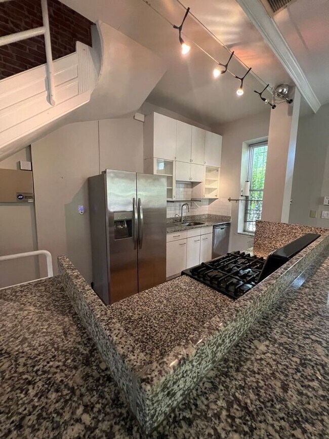 Building Photo - 1701 New Jersey Ave NW