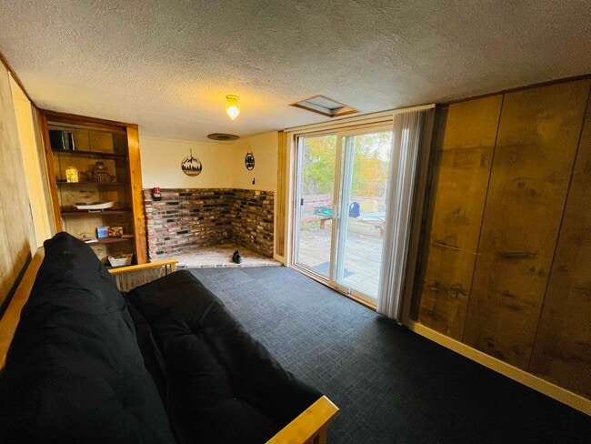 Building Photo - 17 Arch St