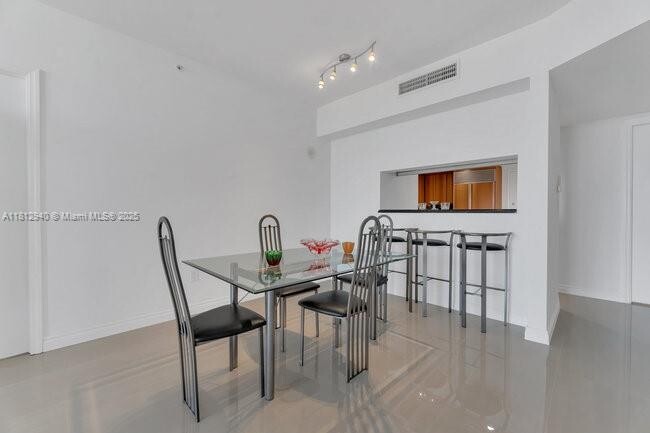 Building Photo - 9595 Collins Ave