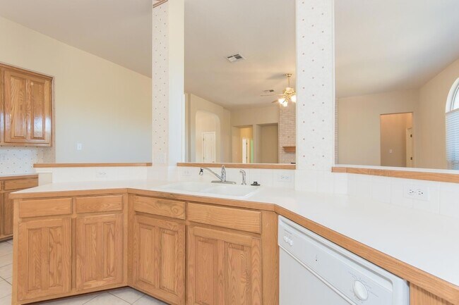 Building Photo - 15808 Chatham Wood Dr