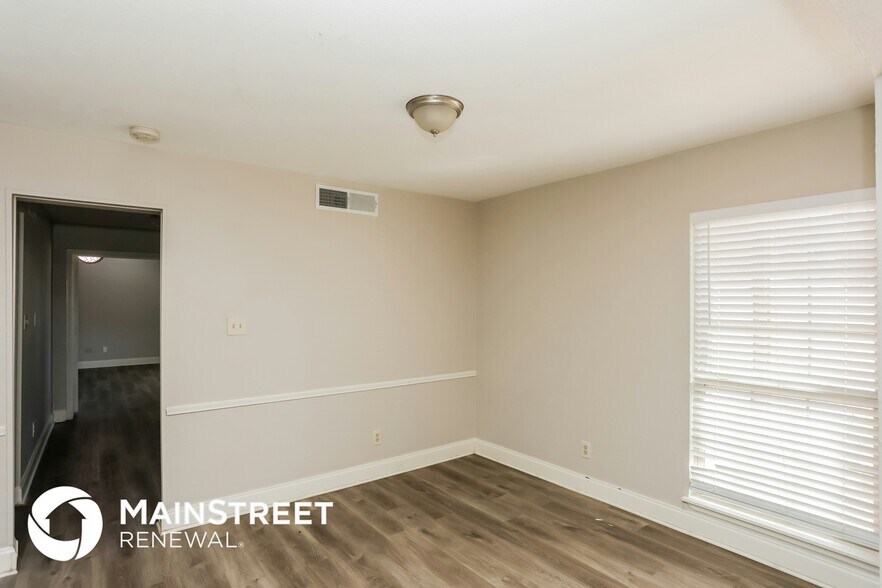 Building Photo - 7520 Mayfair Cir