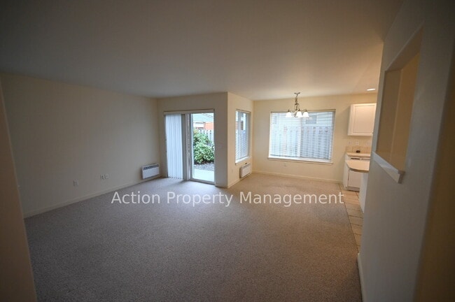 Building Photo - 2 bed, 2 bath, 1 car garage in a 4-plex, in Sequim