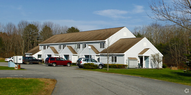 Primary Photo - Greenleaf Apartments