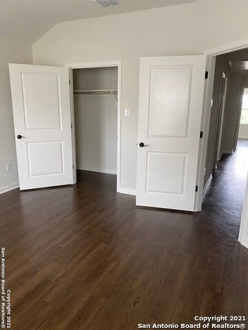 Building Photo - 10329 Lynwood Vlg