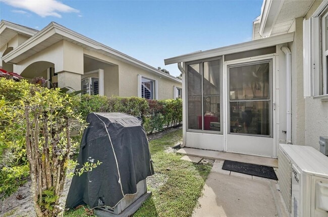 Building Photo - 210 NW Zanzibar Pl