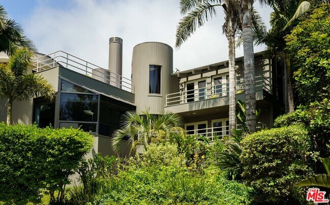 Building Photo - 31833 W Sea Level Dr