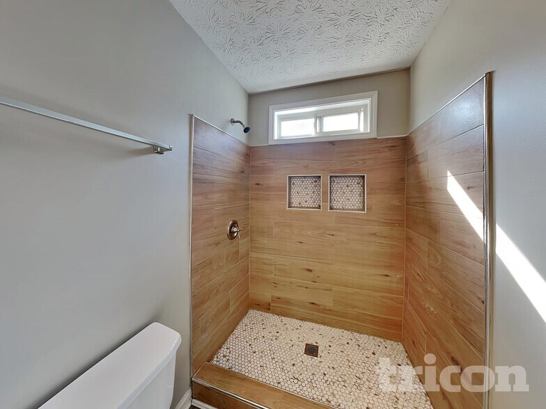 Building Photo - 1403 Westward Dr SW