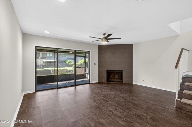 Building Photo - 7701 Baymeadows Cir W
