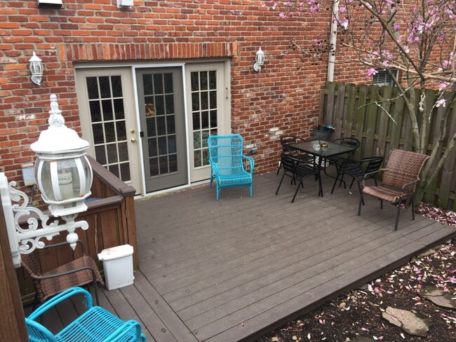 Building Photo - Green Hills living at its best.  2 BR 2.5 ...
