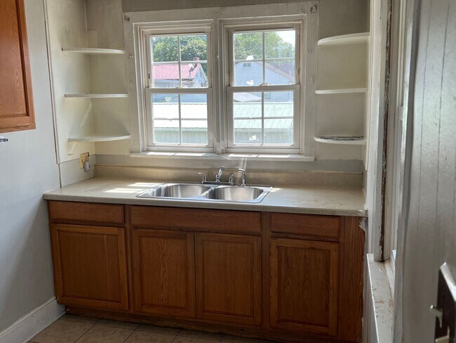 Building Photo - 150 S 3rd St