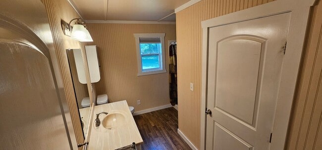 Building Photo - Cutie in the Country