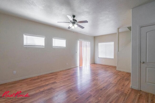 Building Photo - Fresh Carpet! Spacious 5-Bedroom Townhome