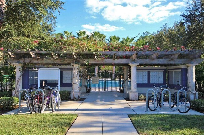 Building Photo - 1020 Waterside Dr