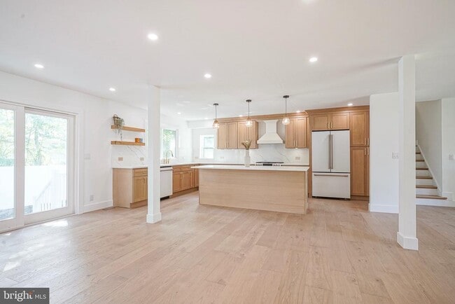 Building Photo - 316 Farmdale Rd