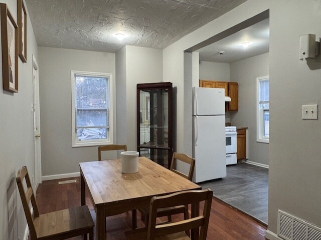 Building Photo - 2259 Potomac Ave