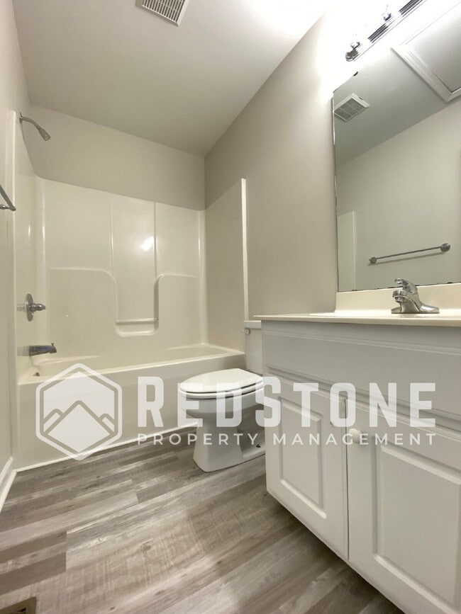 Building Photo - 3903 Johns Creek Dr
