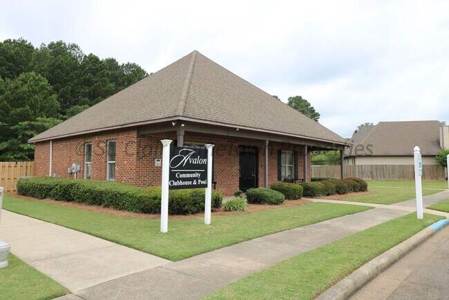 Building Photo - Large Family Home in Moody AL