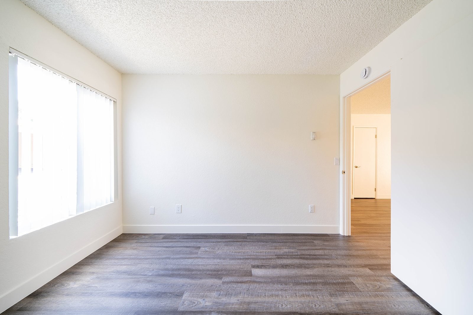 Building Photo - 1440 Oak Dr