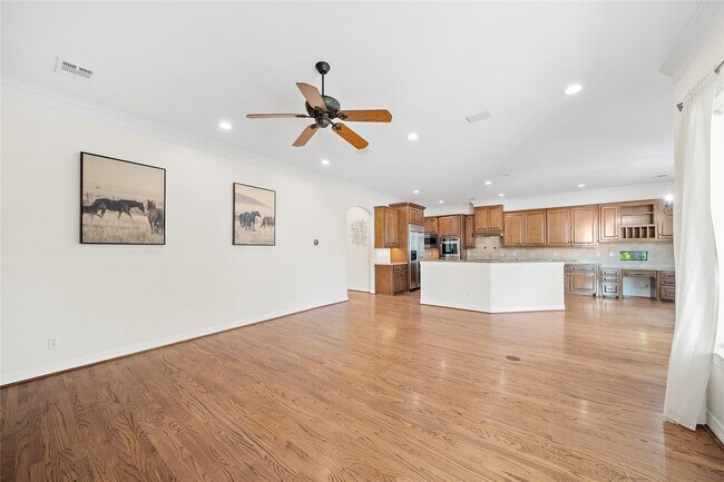 Building Photo - 4321 Jim West St