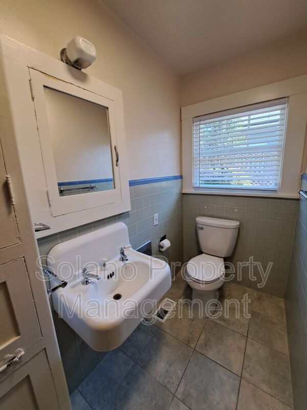 Building Photo - 1938 3rd St