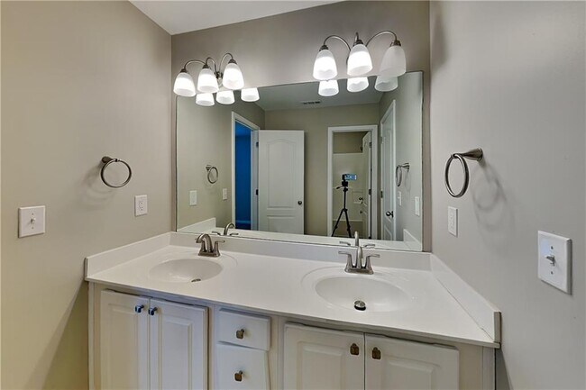 Building Photo - 441 Argonne Terrace