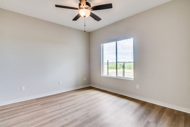 Building Photo - Area151-Kingston Plan