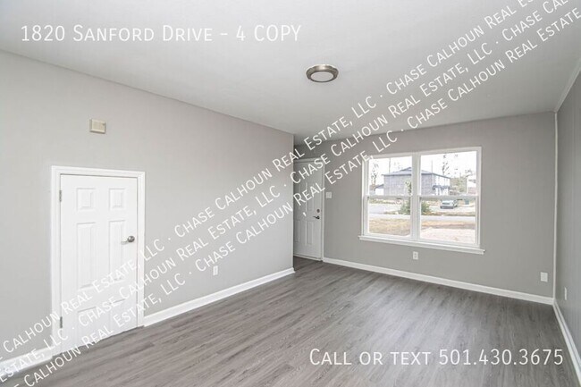 Building Photo - 1820 Sanford Dr