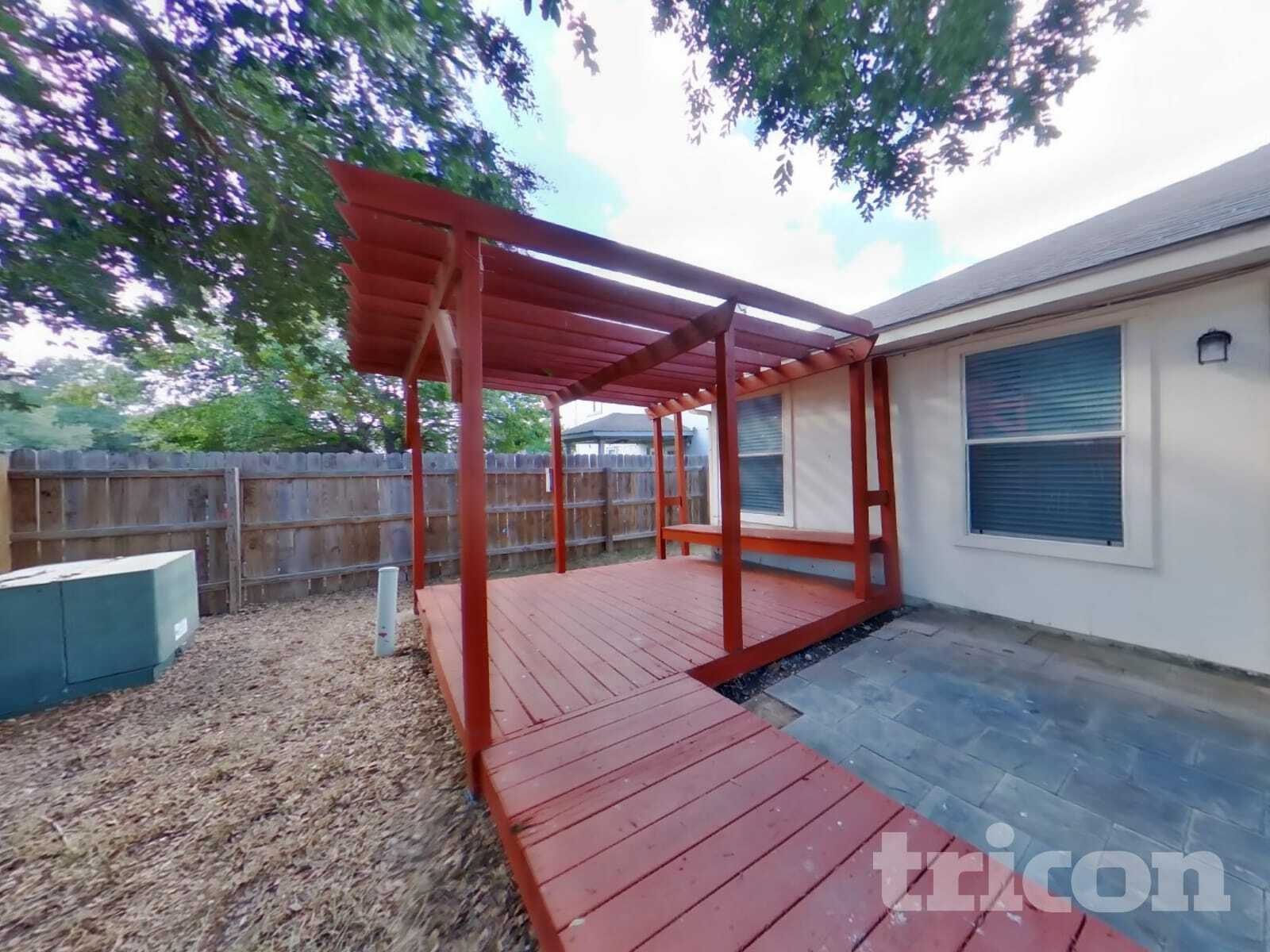 Building Photo - 6614 Cougar Village