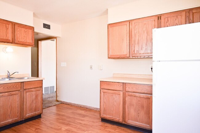 Building Photo - 1117 13th Ave S