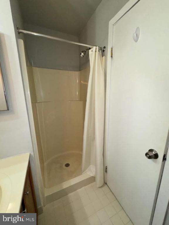 Building Photo - 468 Lynetree Dr