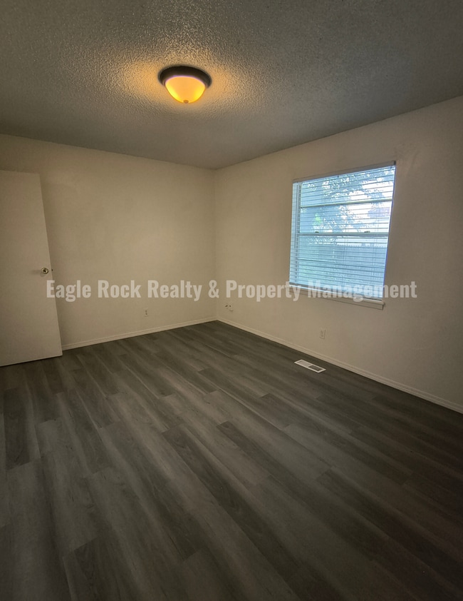 Building Photo - 4627 S 72nd E Pl