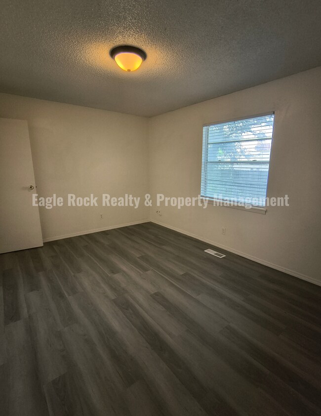 Building Photo - 4627 S 72nd East Pl