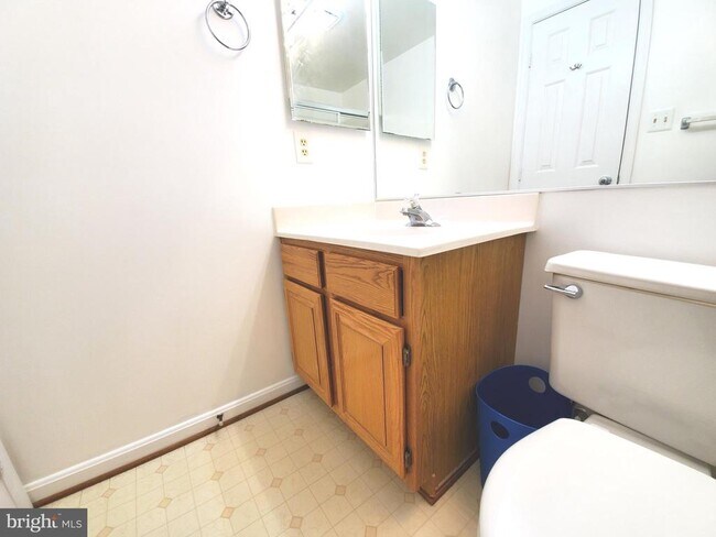 Building Photo - 7495 Digby Grn