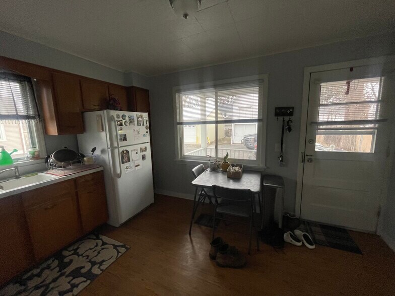 Building Photo - 22 West Ave