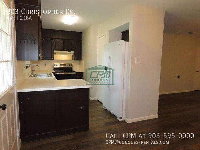 Building Photo - 803 Christopher St