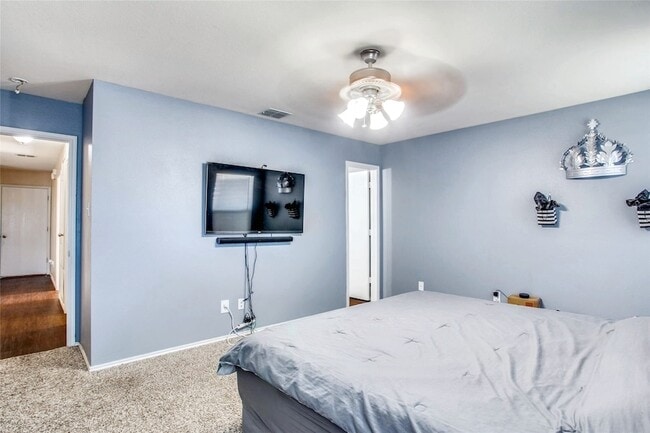 Building Photo - 5005 Village Stone Ct