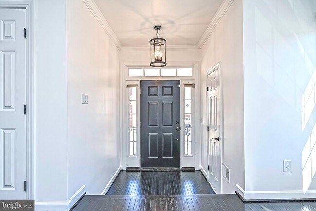 Building Photo - 12700 Dogwood Hills Ln