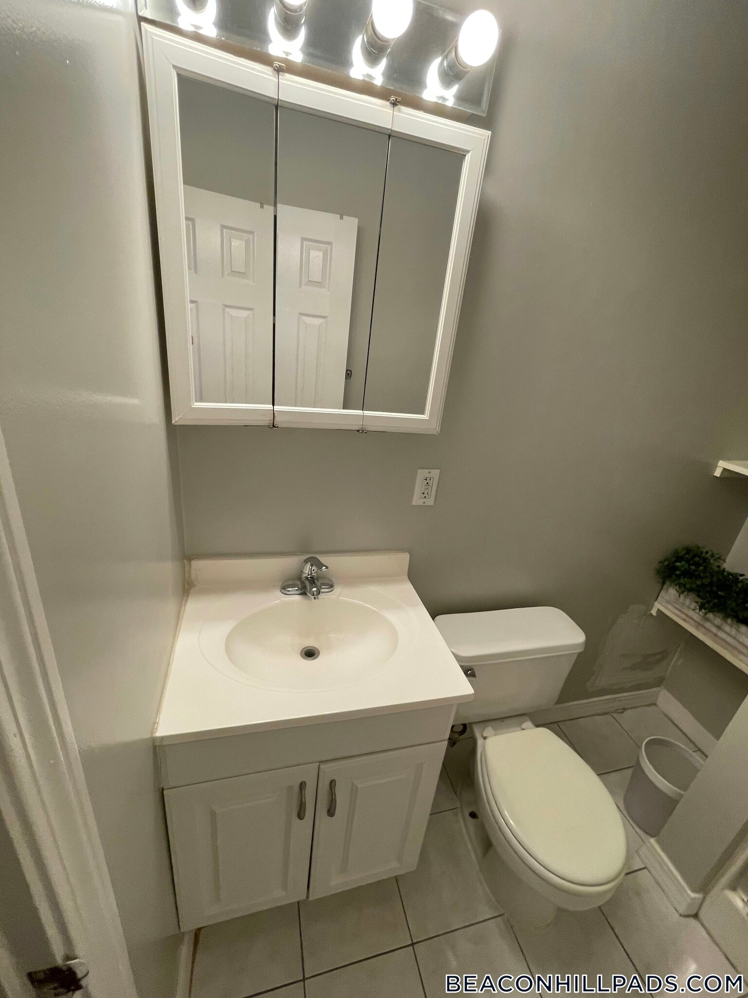 Building Photo - 72 Revere St