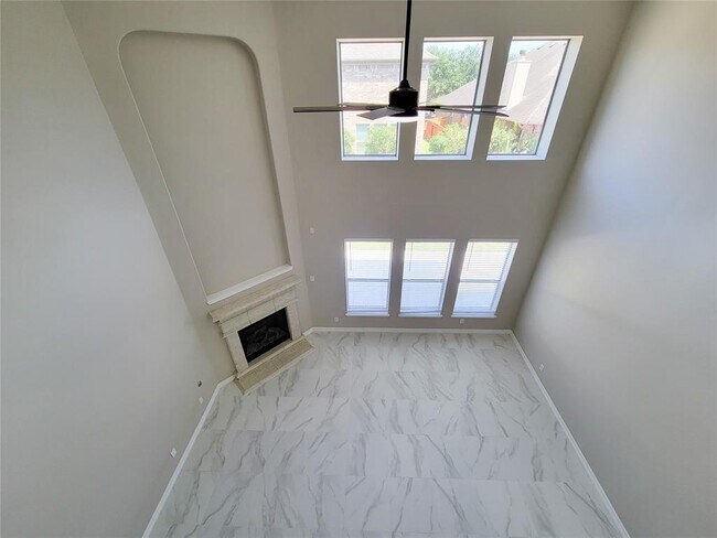Building Photo - 11130 Celano Dr