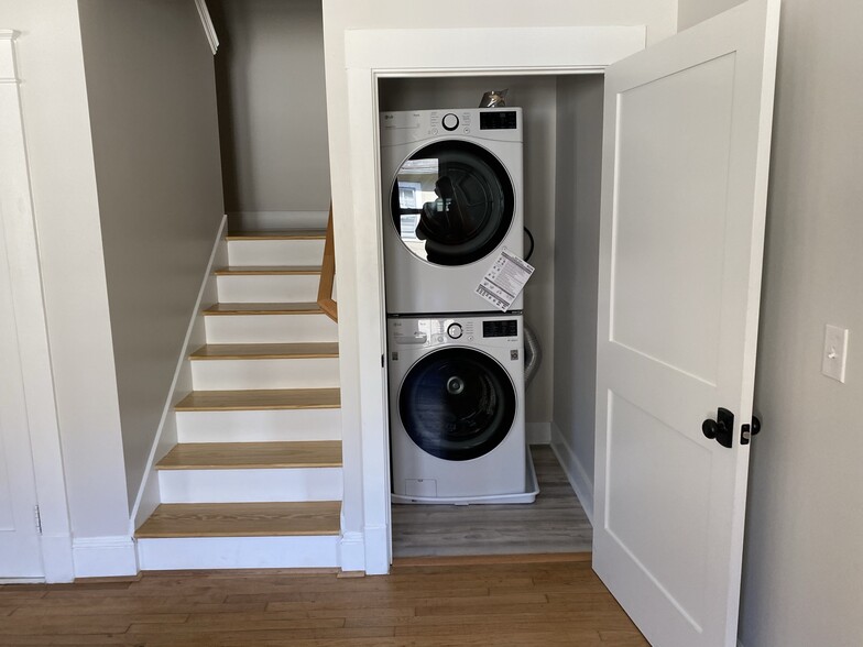 Laundry - 613 Blenheim Ave