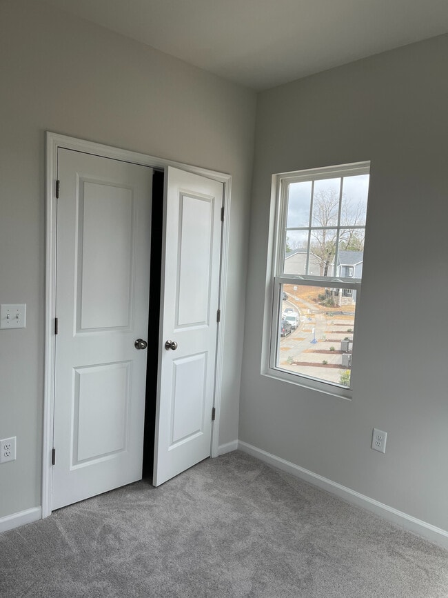 Building Photo - Room in Townhome on Herb Garden Way