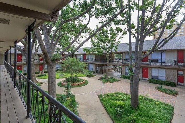 Building Photo - HARRIS GARDENS