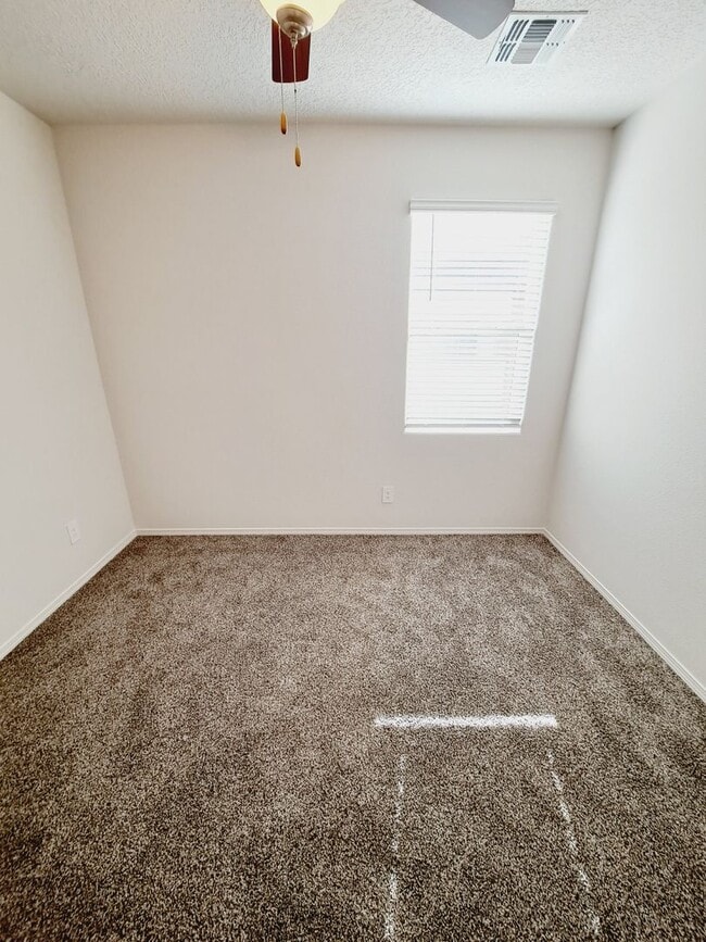 Building Photo - Energy Efficient Home!