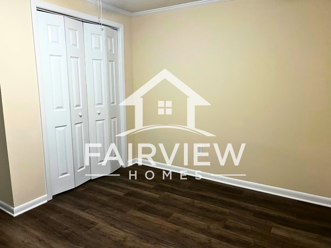 Building Photo - 150 Loch Ln