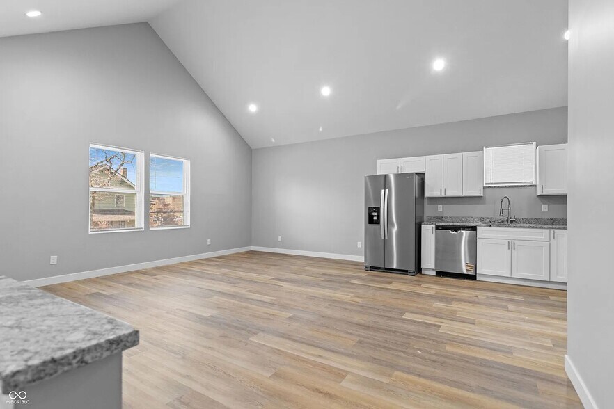 Building Photo - 3365 Broadway St