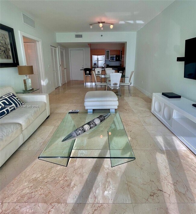 Building Photo - 950 Brickell Bay Dr