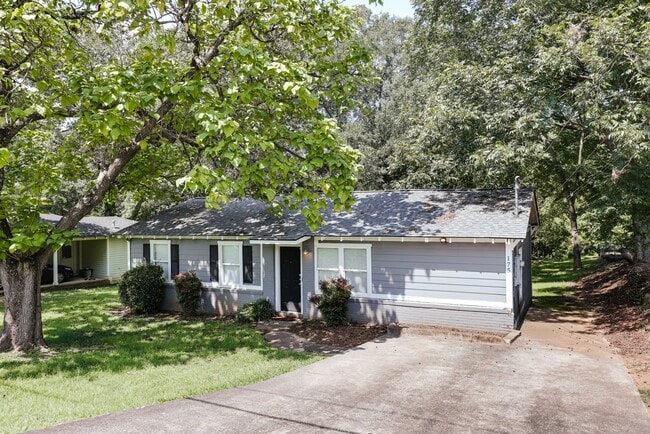 Building Photo - 175 Herman St